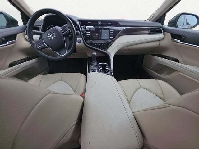 2020 Toyota Camry Hybrid XLE