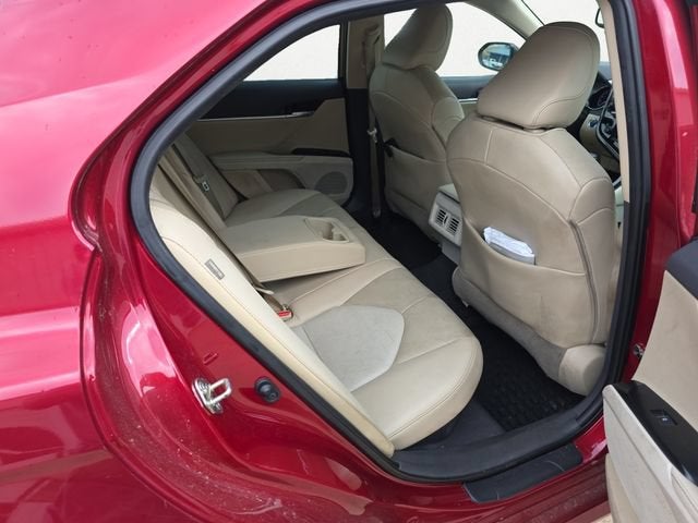 2020 Toyota Camry Hybrid XLE
