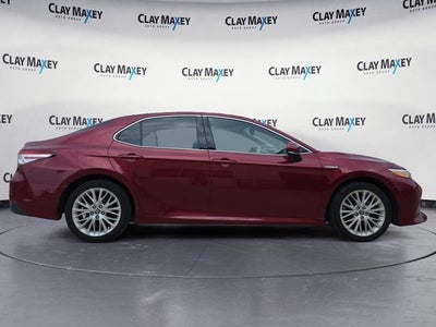2020 Toyota Camry Hybrid XLE