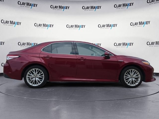 2020 Toyota Camry Hybrid XLE