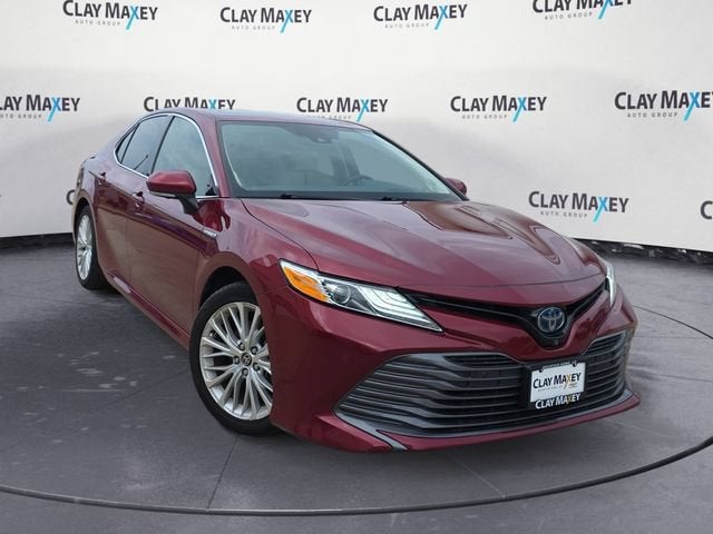 2020 Toyota Camry Hybrid XLE