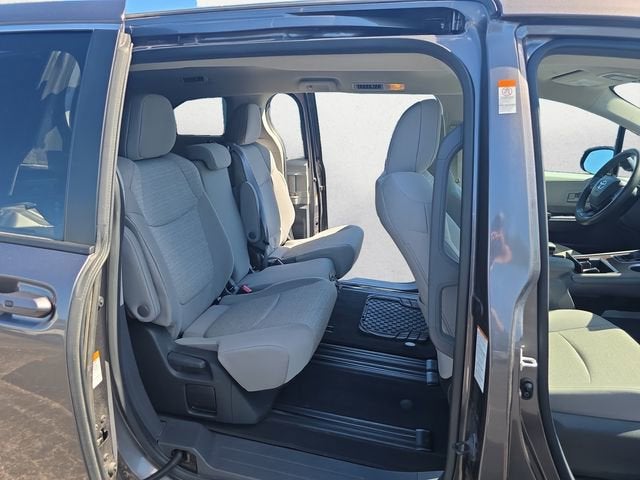 2024 Toyota Sienna LE
