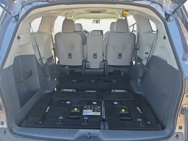 2024 Toyota Sienna LE